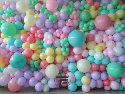 Изработване на арки и стени от балони